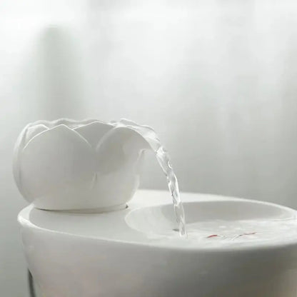 Fontaine à Eau pour Chat en Céramique – Design Coloré, Écoulement Doux, Hygiénique & Stable Moustache & Cie