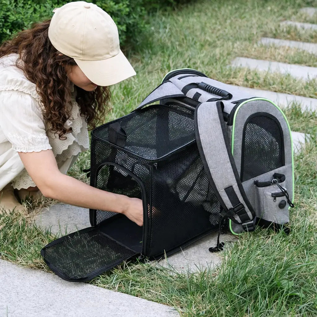 Sac à dos de transport extensible pour chat et petit chien – respirant et sécurisé Moustache & Cie